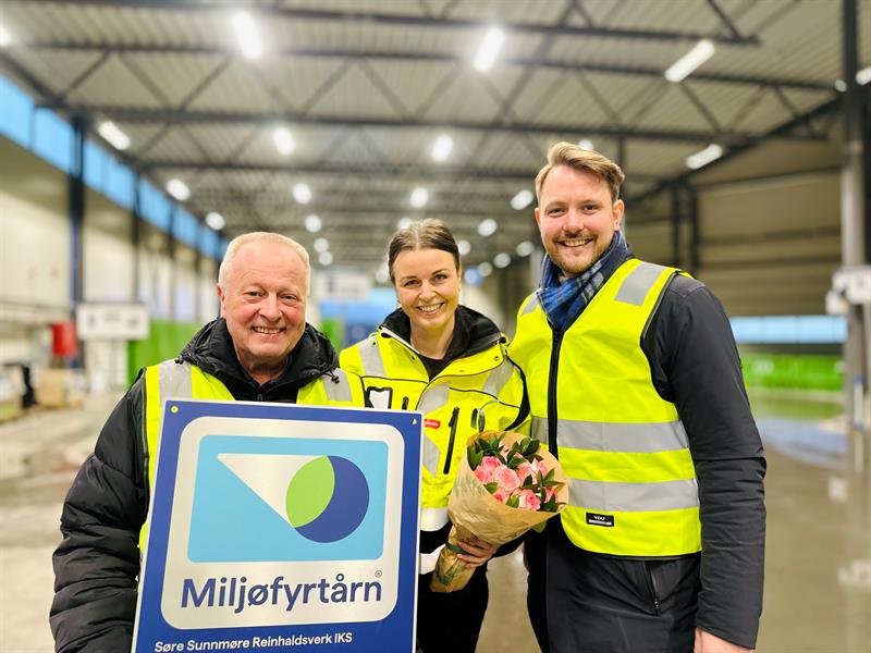 Utdeling plakett miljøstasjon breiddebilde Utdeling plakett miljøstasjon breiddebilde