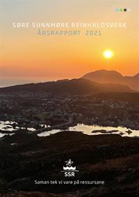 Framside av årsrapport for 2021, motiv er eit foto av Bergsøya tatt frå toppen av eit fjell, med ei gyllen sol som skin over landskapet